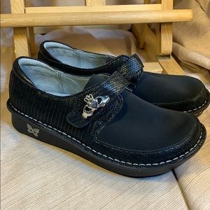 Alegria NWOT velcro closure light & comfy shoes